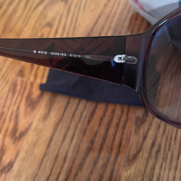 🕶️Authentic Burberry Purple Sunglasses Comes with case and cleaning cloth. 🕶️ - Picture 9 of 11
